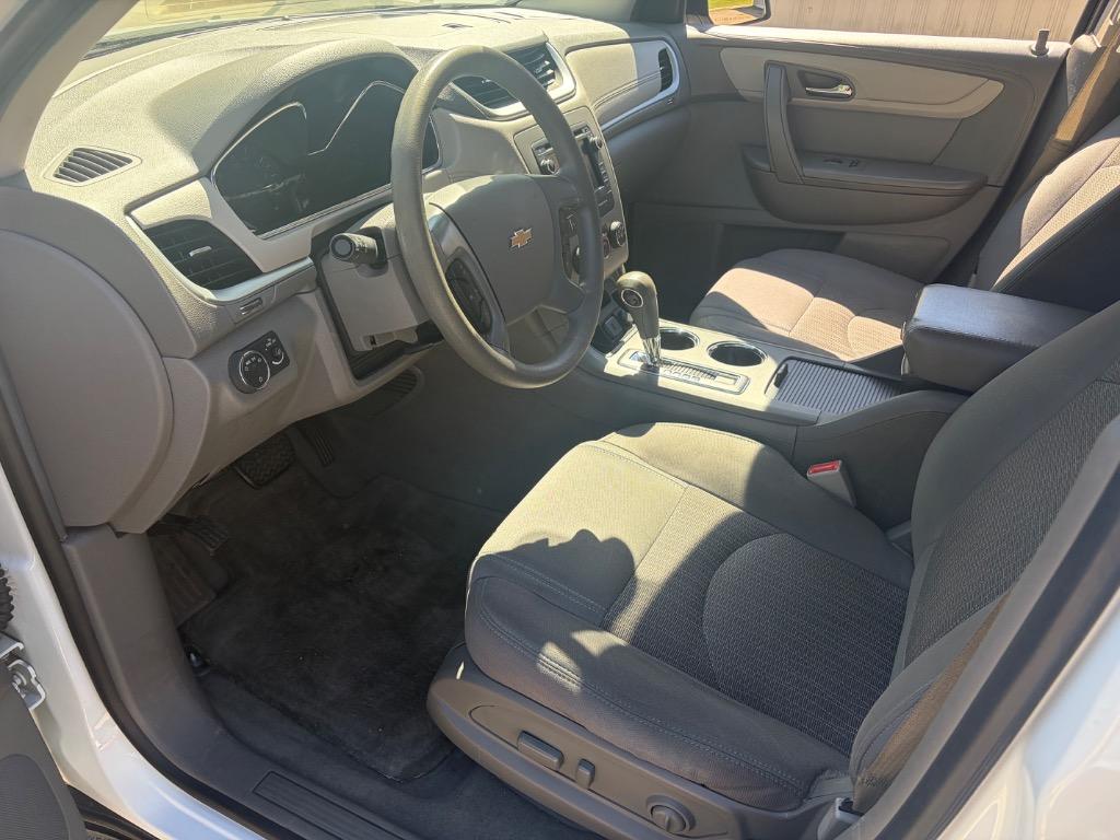 2016 Chevrolet Traverse LS - Photo 6