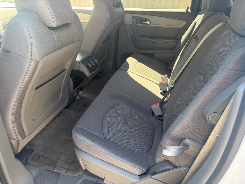 2016 Chevrolet Traverse LS - Photo 13