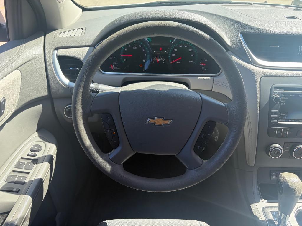 2016 Chevrolet Traverse LS - Photo 11