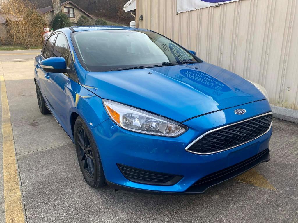 2015 Ford Focus SE's photo