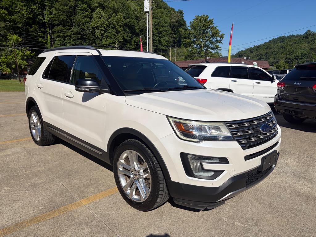 2017 Ford Explorer XLT 4WD's photo