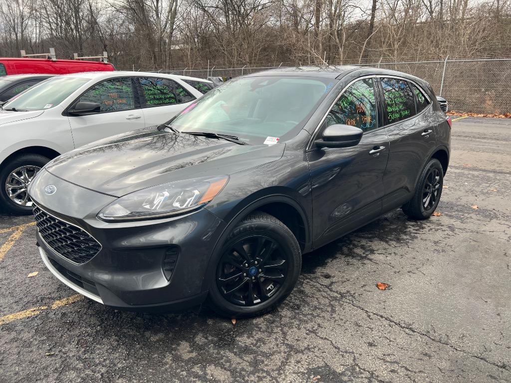 2020 Ford Escape SE's photo